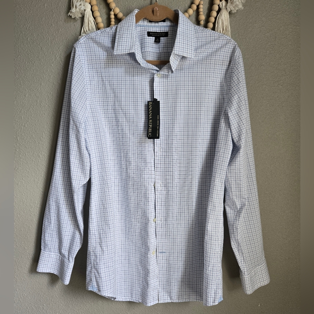 NWT - Grant Slim Fit - Banana Republic Dress shirt, Size M